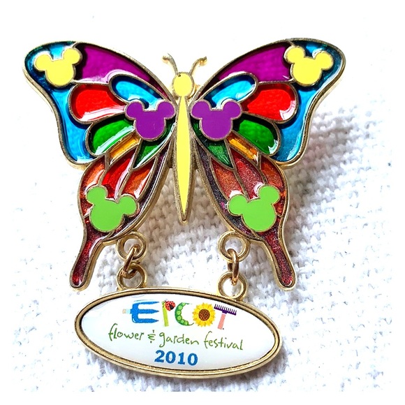 Disney Jewelry - Disney Decade-Old Pin EPCOT 👀